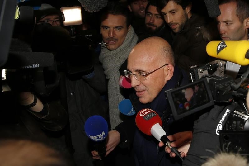 Ciotti appelle la droite a "garder ses nerfs"