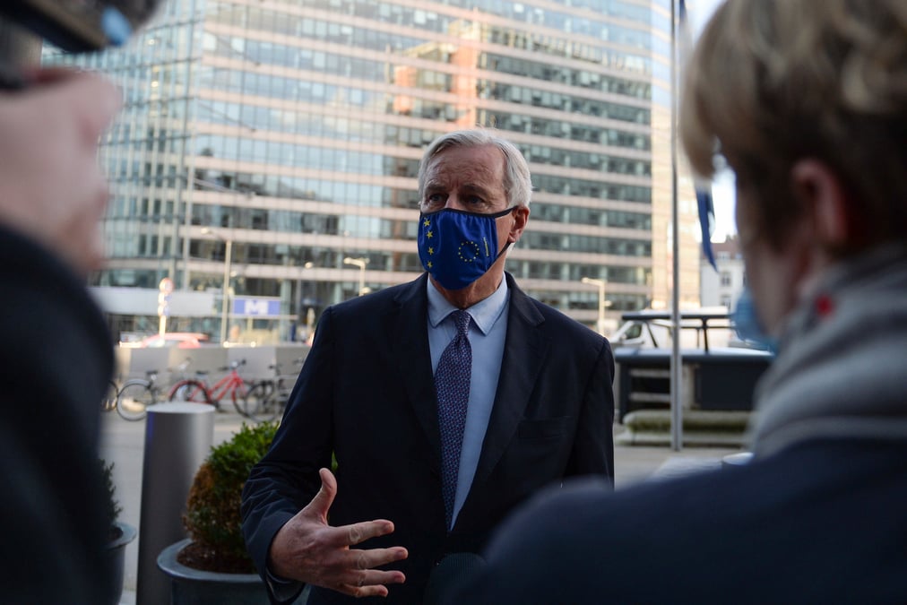 Peu de progres dans les discussions entre londres et l'ue, selon barnier