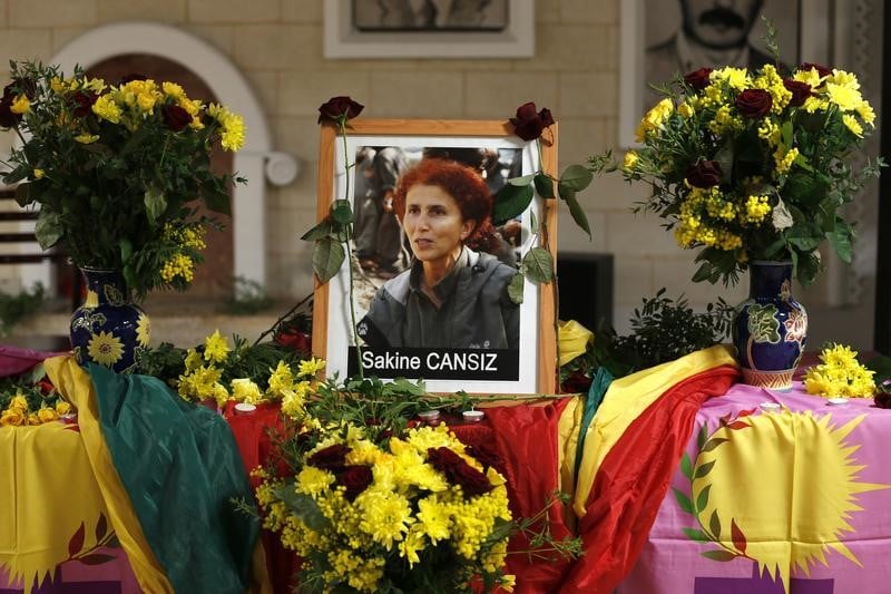 Manifestation en memoire de femmes kurdes assassinees a paris