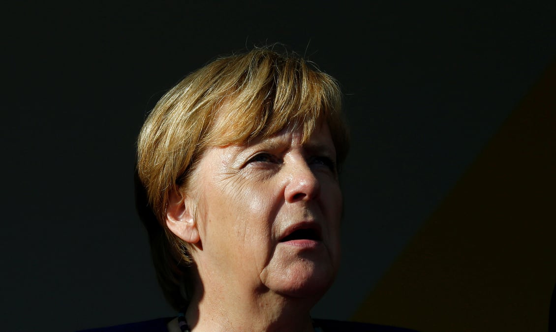 Merkel sifflee par l'extreme droite dans un meeting de campagne