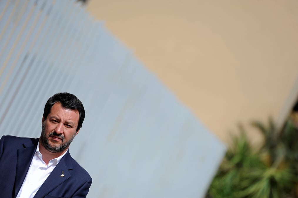 Italie: enquete sur les deplacements en avion de salvini