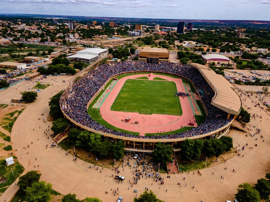 Photo d'archives d'un rassemblement dans un stade de niamey, au niger