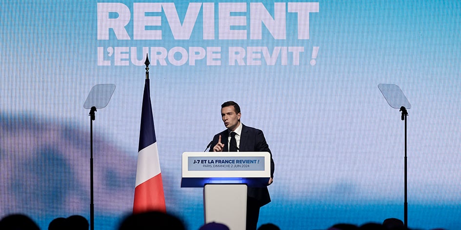 Jordan Bardella en meeting, le 2 juin à Paris.