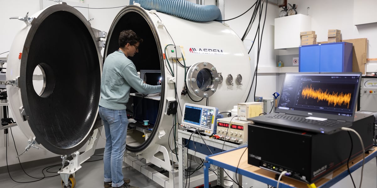 A Toulouse, l'IRT peut reproduire des arcs électriques.