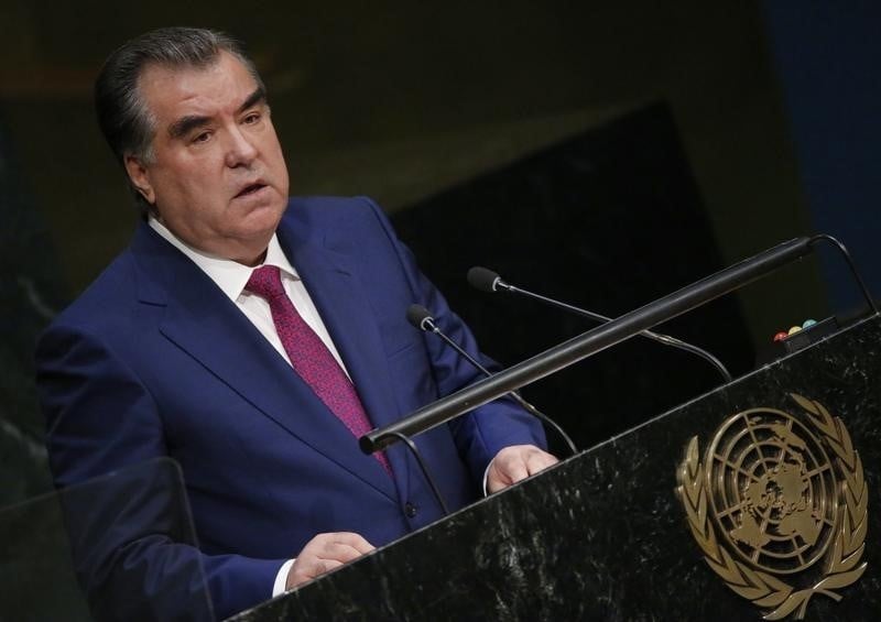 Le president tadjik peut rester au pouvoir