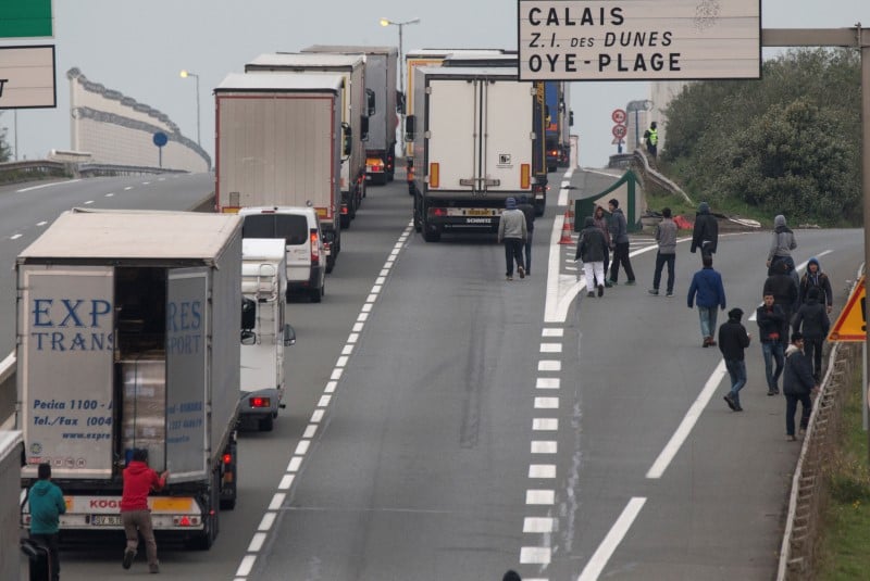 Les poids lourds se mobilisent pour plus de securite a calais