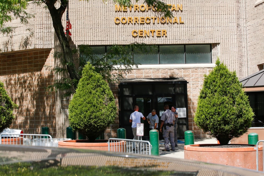 Affaire epstein: le directeur de la prison remplace