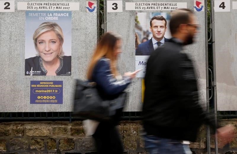 Moins d’un francais sur trois satisfait par le duel macron-le pen