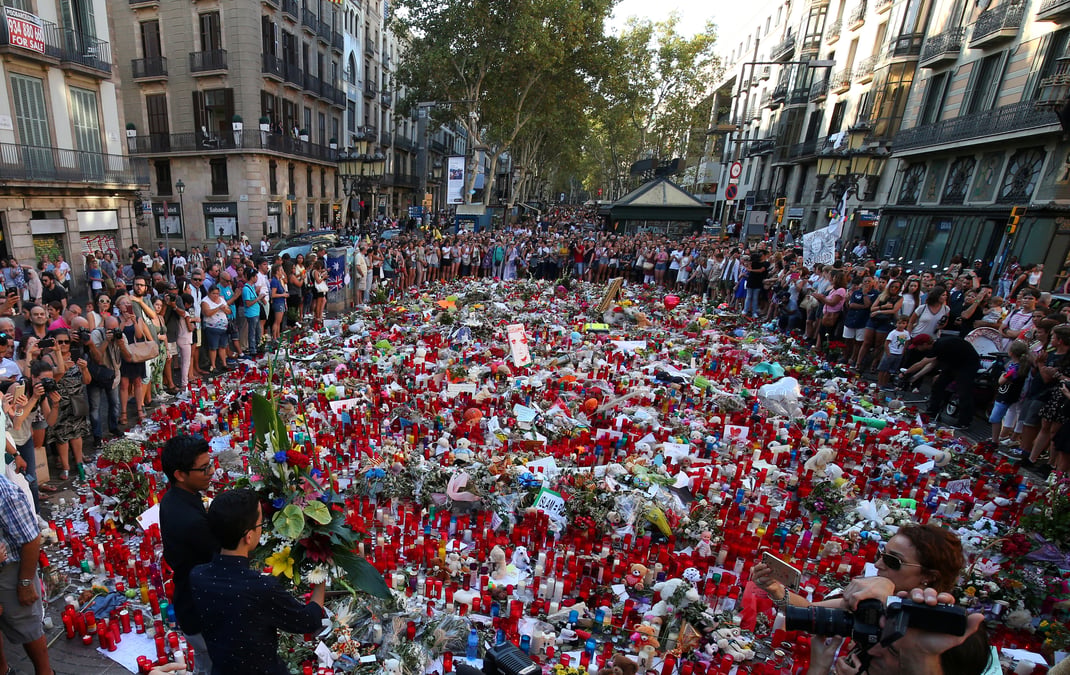 Catalogne: une blessee decede, bilan des attentats porte a 16 tues