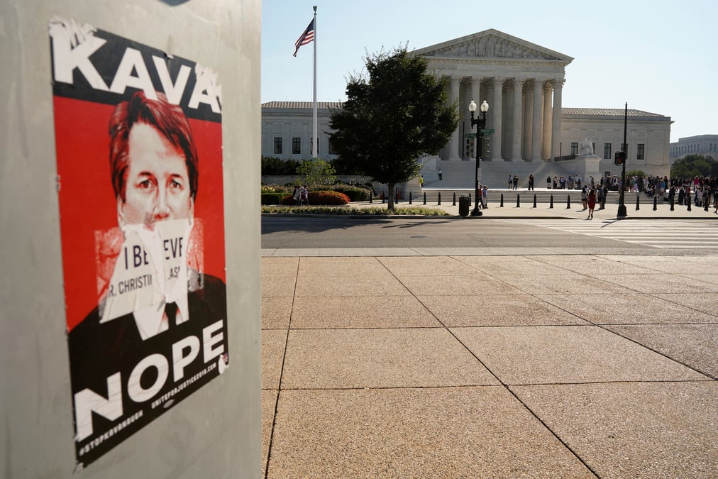 La nomination de kavanaugh suspendue, la cour supreme reprend ses travaux