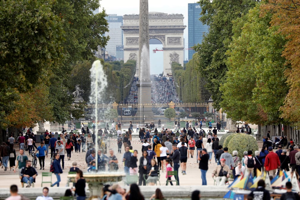 L'inquietude gagne les secteurs du commerce et du tourisme