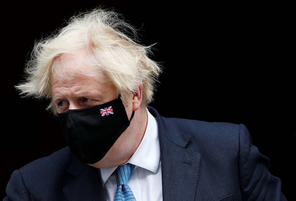 Gb/coronavirus: cas contact, boris johnson va finalement s'isoler