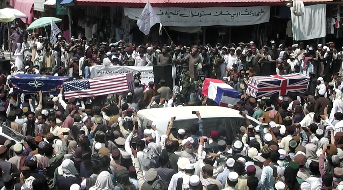 Fausses funerailles a khost pour feter le depart des americains
