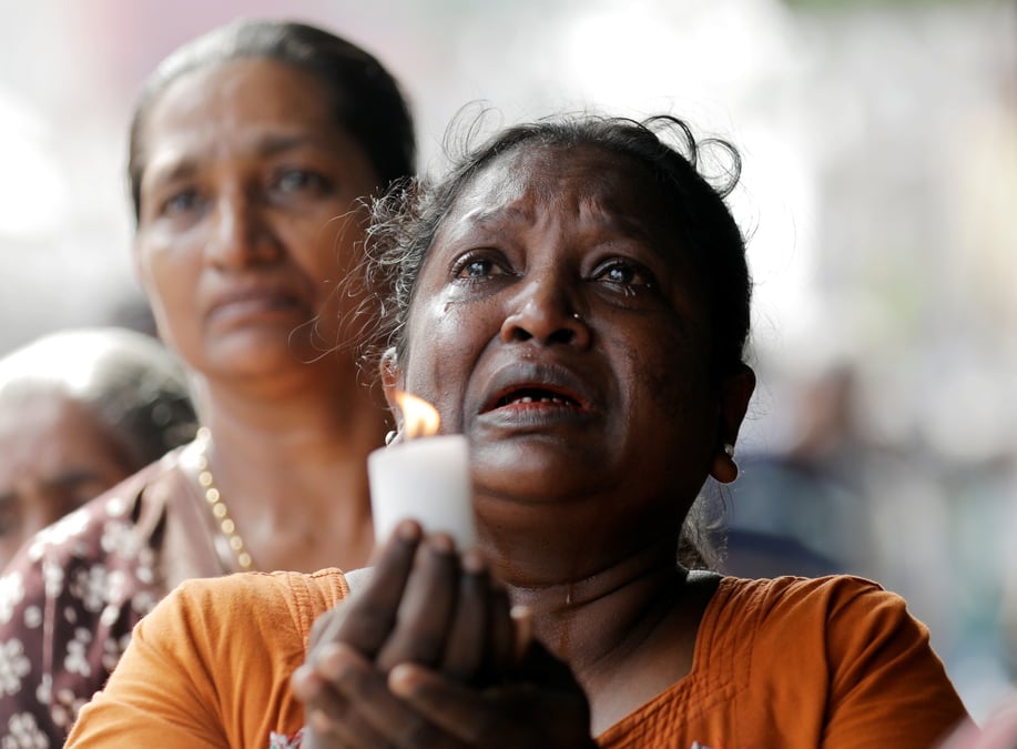 Un syrien interroge par la police apres les attentats au sri lanka