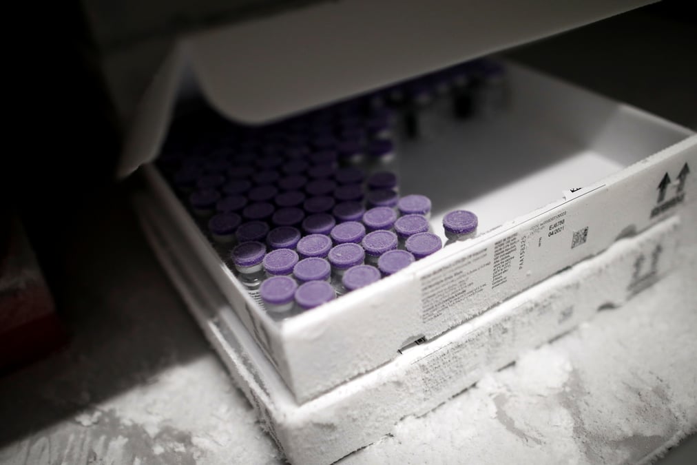 Coronavirus: la france recevra 140.000 doses de vaccins pfizer en moins cette semaine
