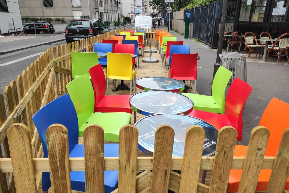 « À partir du 1er juillet, les terrasses estivales pourront ouvrir jusqu'à minuit pendant les Jeux », a annoncé vendredi soir sur Instagram la maire PS Anne Hidalgo