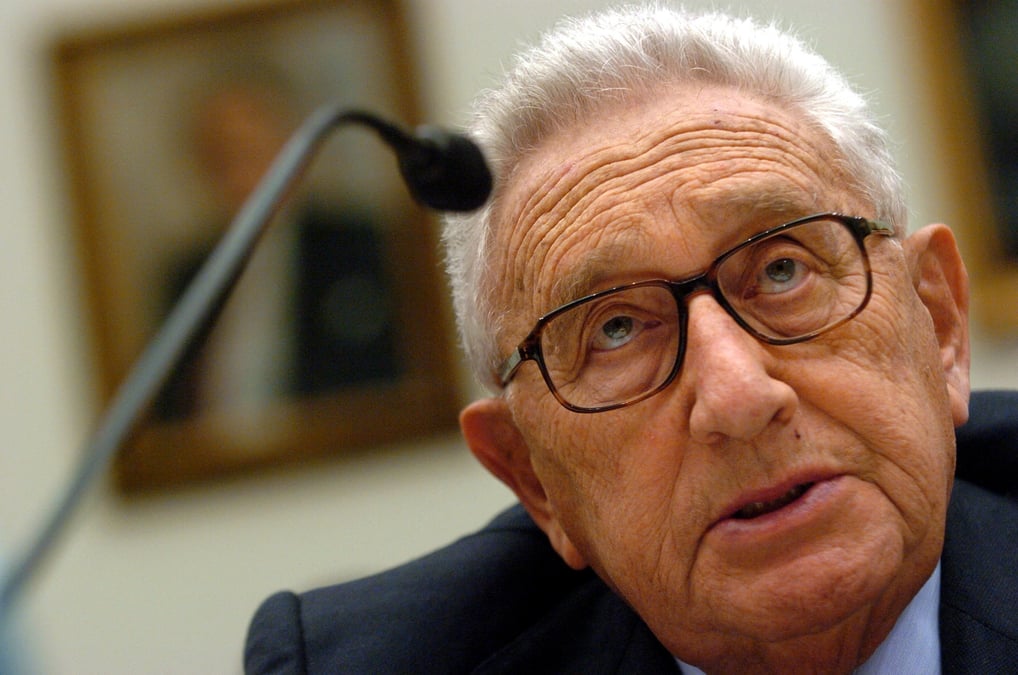 L'ancien secretaire d'etat americain henry kissinger s'adresse a la commission des relations internationales de la chambre des representants