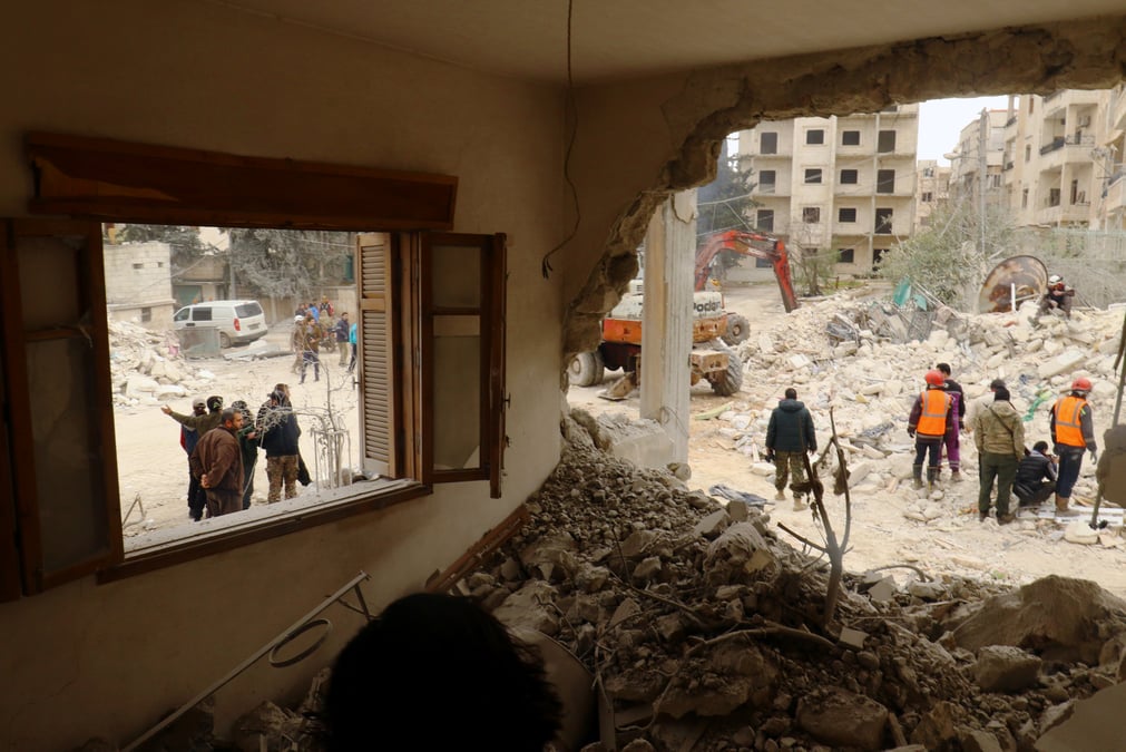 Syrie: raids aeriens contre un avant-poste des rebelles moderes