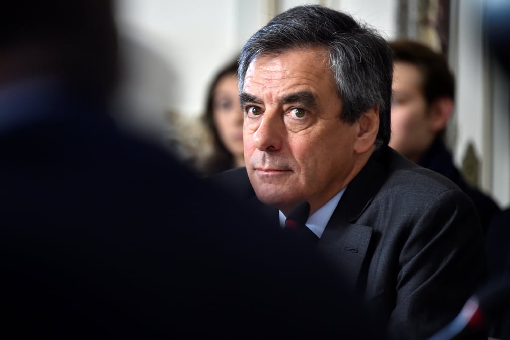 Fillon exigera des gestes concrets de la russie, annonce le maire