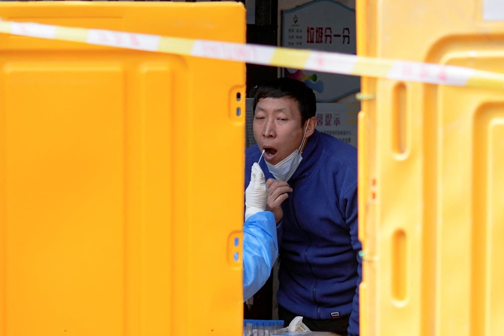 Reconfinement en deux etapes a shanghai pour faire des tests