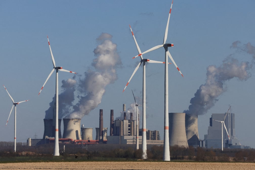 Photo d'archives des centrales electriques de la compagnie d'electricite allemande rwe a neurath