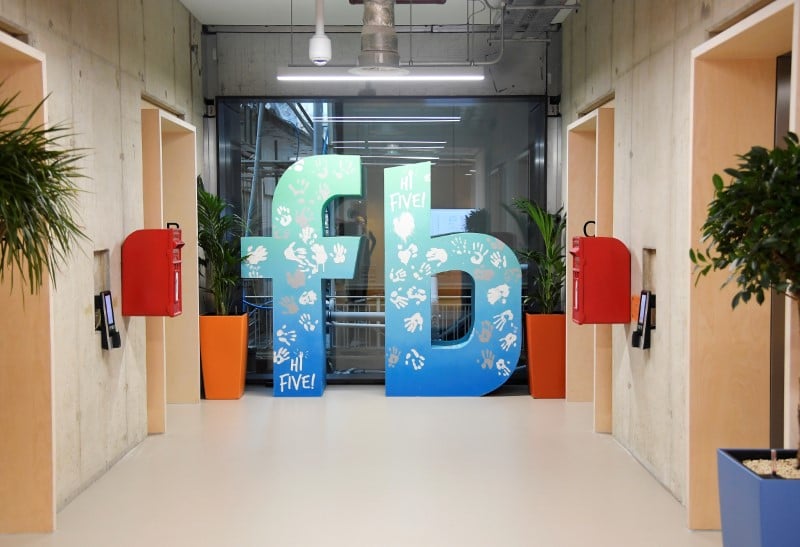 Facebook, a suivre a wall street