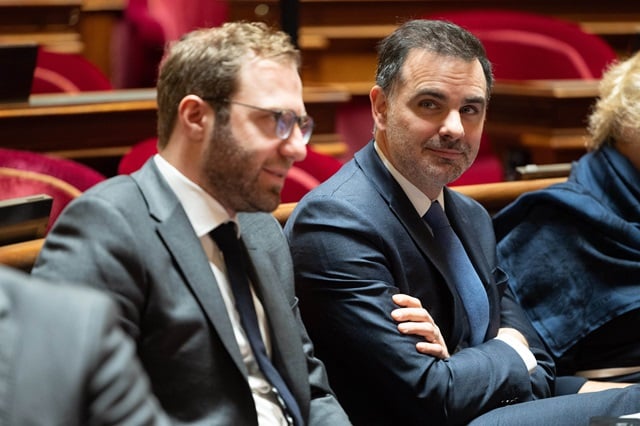 Les ministres Antoine Armand et Laurent Saint-Martin ont présenté la loi spéciale au Parlement ce mercredi après le Conseil des ministres.
