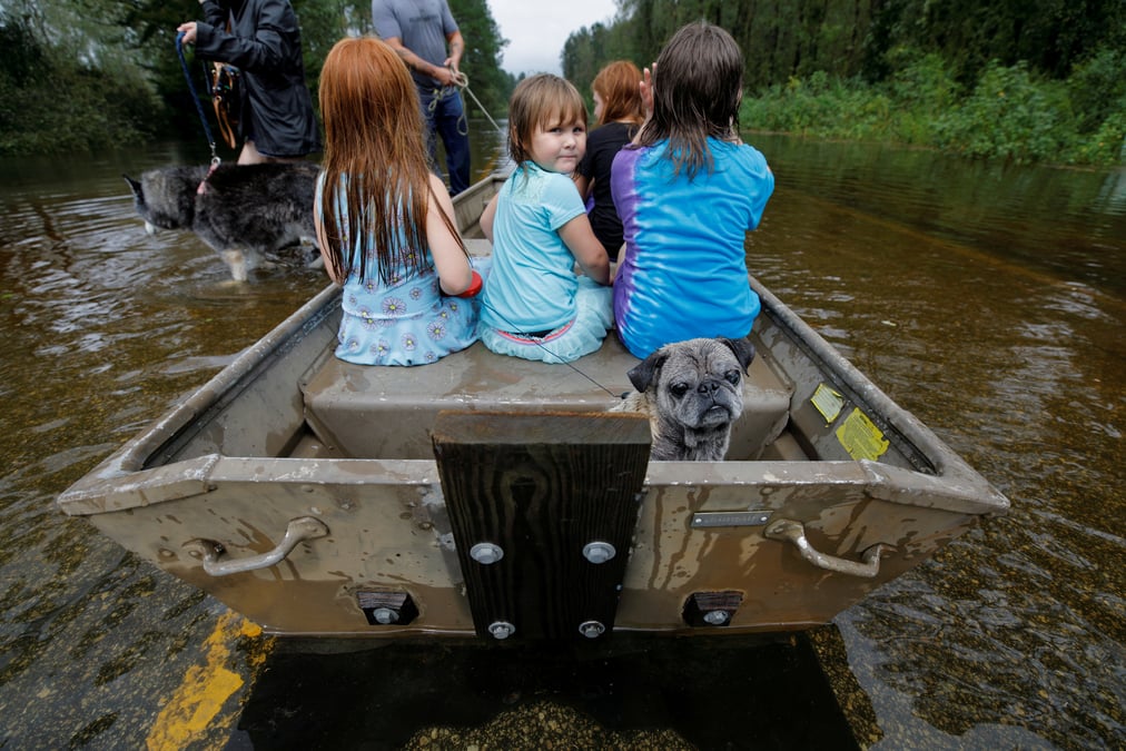 Usa: la caroline du nord devastee par la montee des eaux