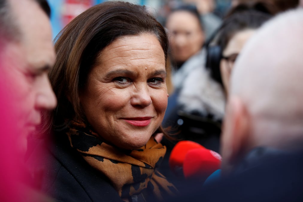 Le sinn fein vent dans les voiles avant les elections en irlande