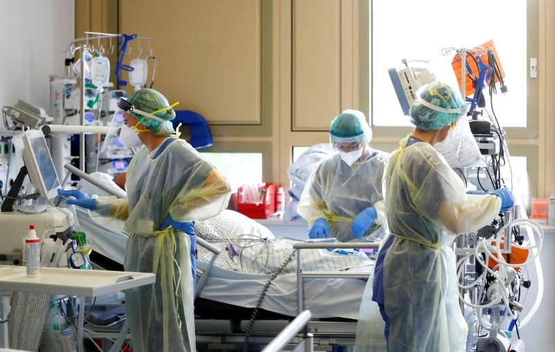 Bons resultats pour le cocktail anti-covid-19 de regeneron et roche