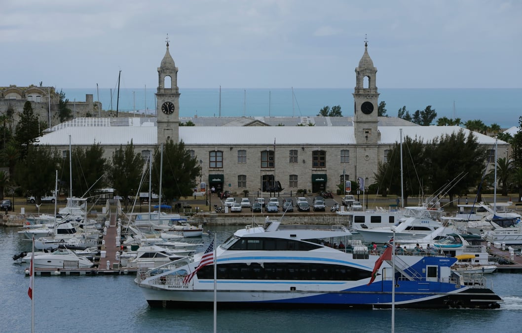 Paradis fiscaux: l'ue retire les bermudes, aruba et la barbade de la liste