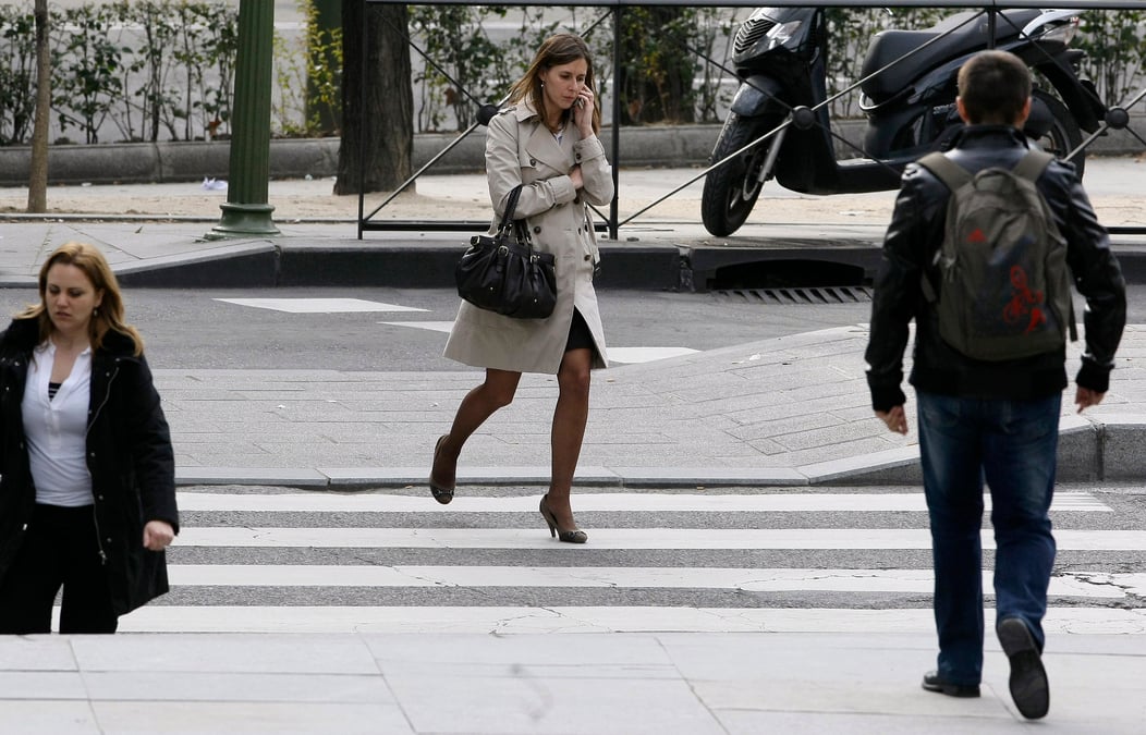L'espagne durcit les regles sur l'egalite salariale hommes-femmes