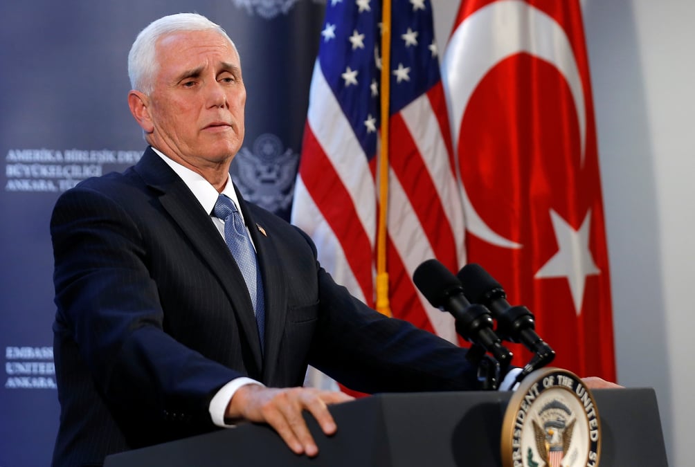 "Le président Trump et le président Erdogan portent la responsabilité de ce qui est in fine une victoire des parrains d'Astana : Turcs, Russes et Iraniens, amenés à se partager le Nord-Est selon une forme qui reste à déterminer", a fait observer le ministre des Affaires étrangères, Jean-Yves Le Drian.