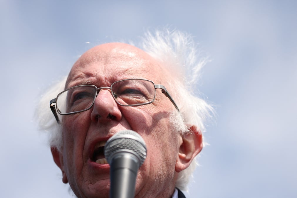 Bernie sanders etrille le president d'amazon lors d'une audition au senat