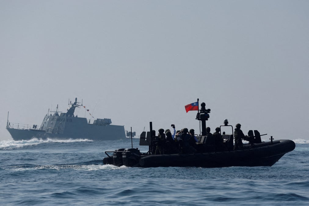 Photo d'archives des membres de la marine taiwanaise qui participent a un exercice dans le cadre d'une manifestation destinee aux medias dans une base navale de kaohsiung