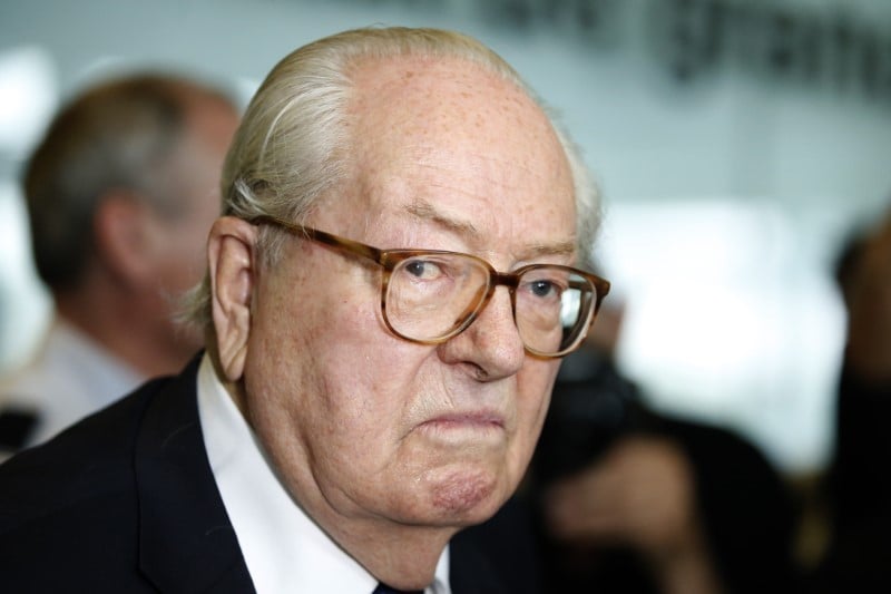 Pere et fille le pen deposent deux plaintes