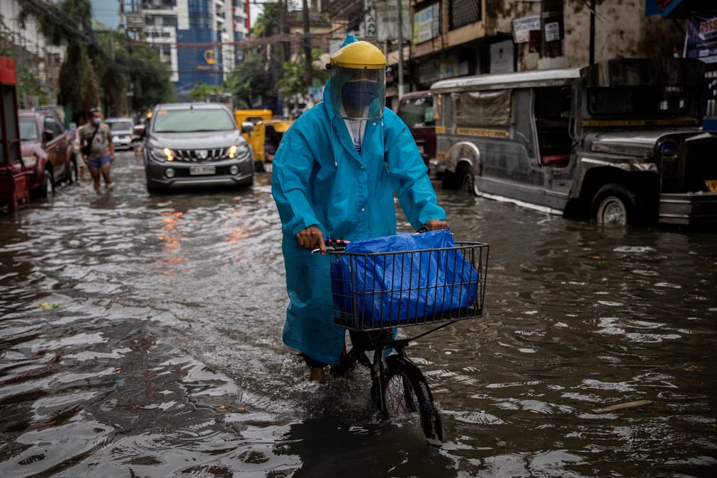 Philippines : des milliers de personnes evacuees apres des inondations
