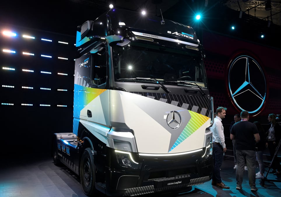 Un camion daimler au salon iaa transportation a hanovre