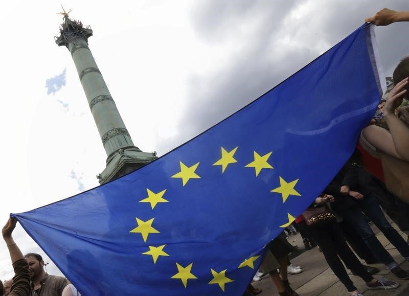 Plusieurs milliers de jeunes dans les rues contre le FN