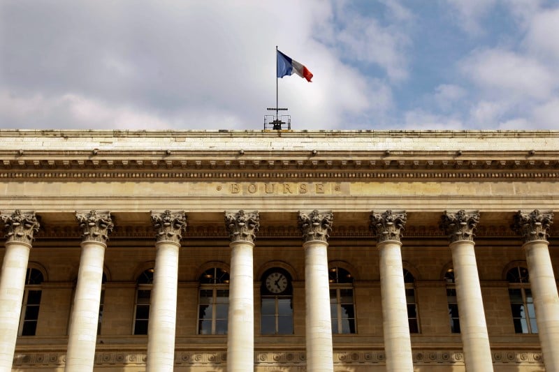 La bourse de paris dans le rouge a la mi-seance