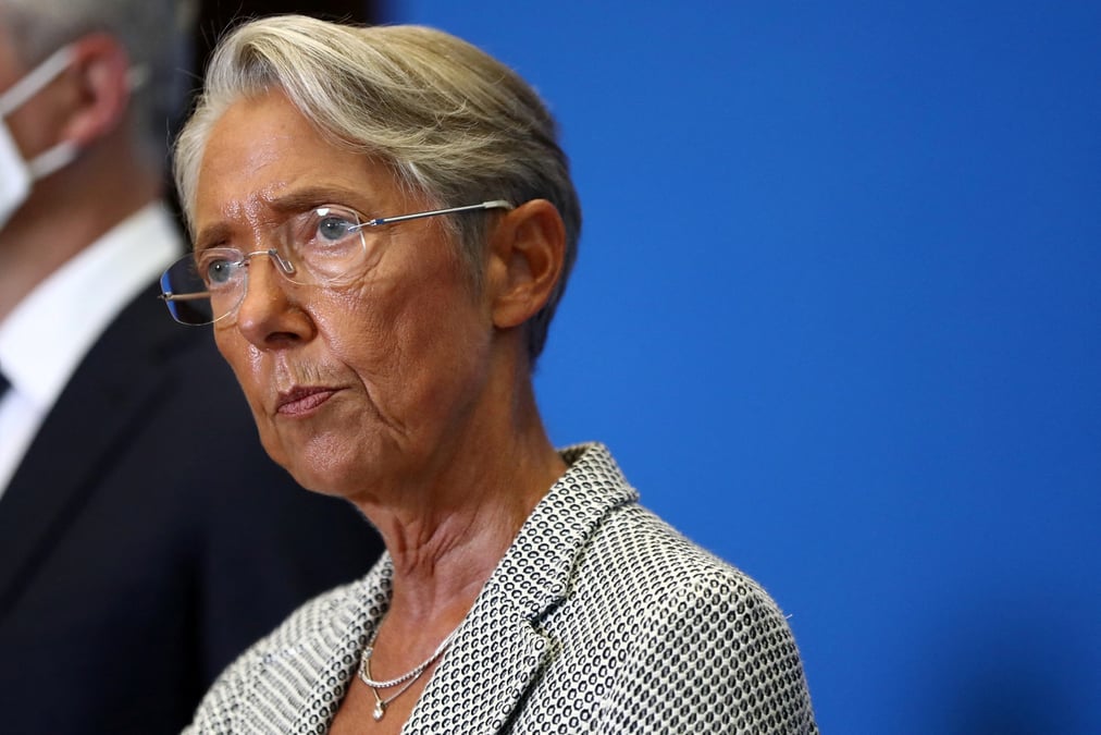 France: le gouvernement appelle a renforcer le teletravail a la rentree