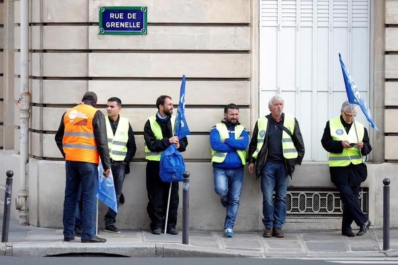 Les syndicats ecartent le spectre d'une greve comme en 1995