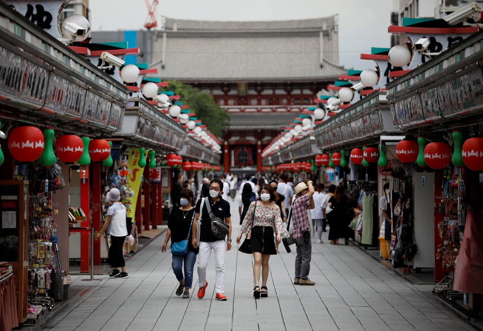 Le japon tente de relancer son industrie touristique, fait face aux critiques