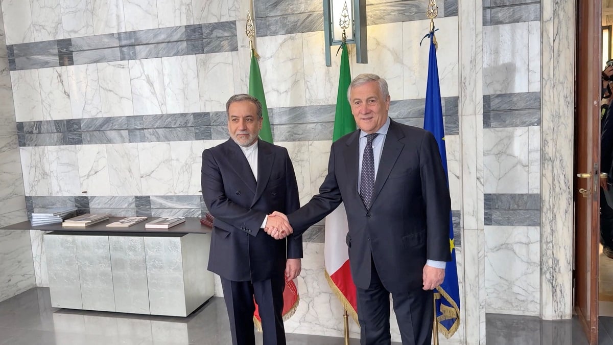Les négociations, menées par le ministre iranien des Affaires étrangères Abbas Araghchi et l'émissaire américain Steve Witkoff via un médiateur omanais, interviennent alors que l'administration Trump intensifie sa pression sur la République islamique.
