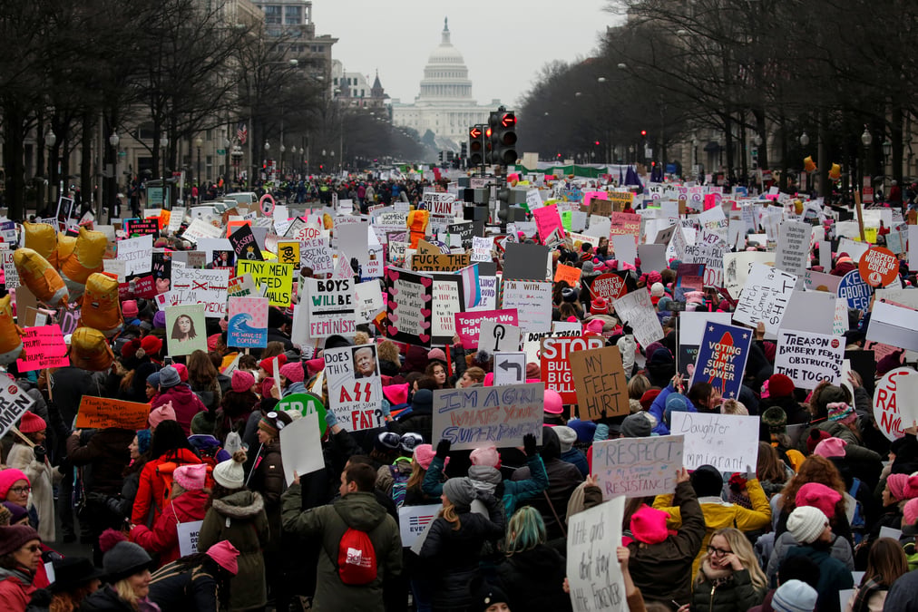 Les femmes manifestent contre trump pour la troisieme annee consecutive
