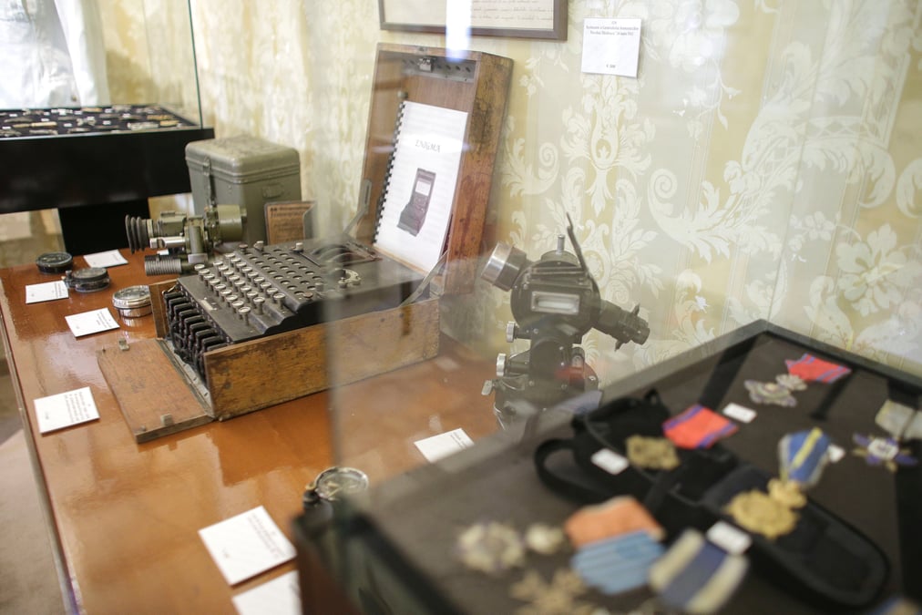 Achetee 100 euros aux puces, une machine enigma revendue 45.000 euros