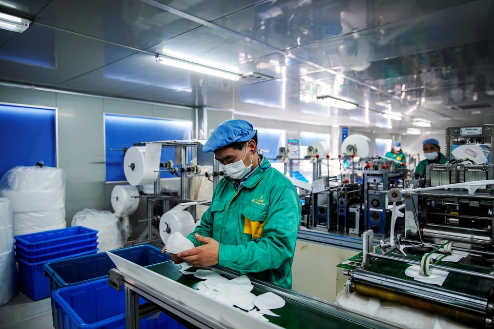 Chine: le recul des prix a la production s'attenue en aout