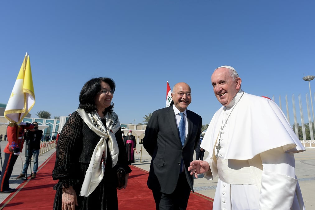 Le pape francois termine sa visite historique en irak