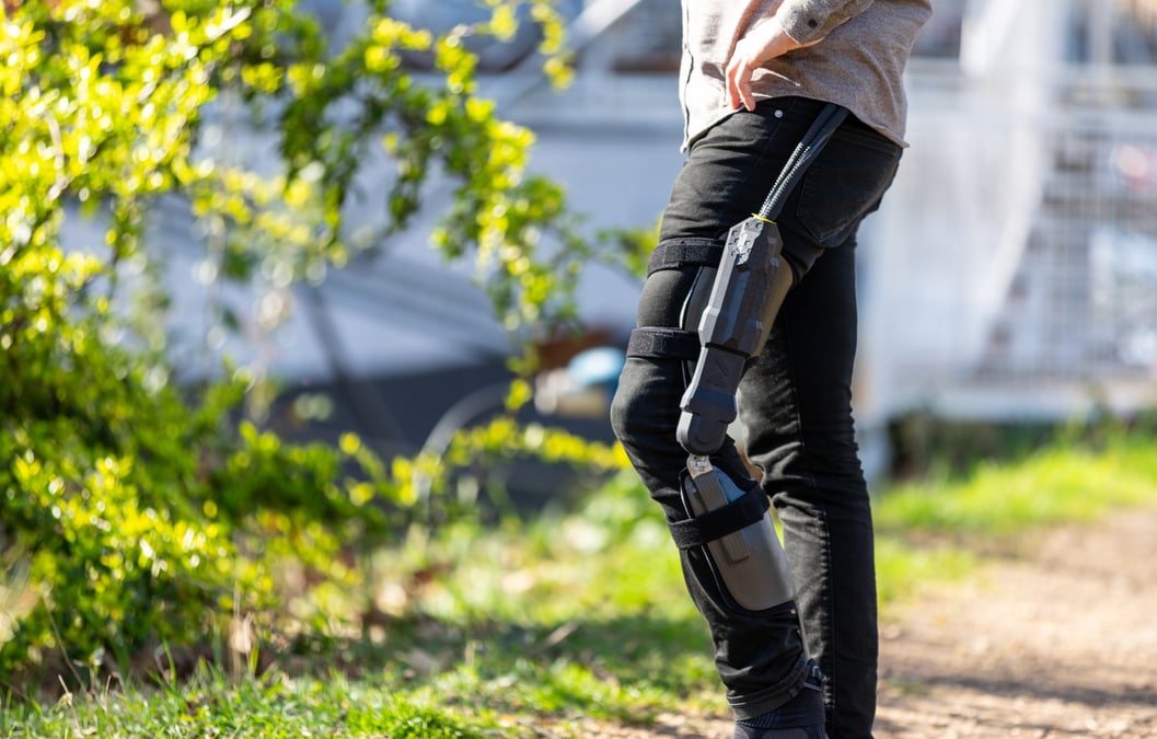 Reev a mis au point une assistance robotisée à la marche, ou exosquelette, pour combattre les troubles de la marche suite à une maladie neurologique comme l'AVC.