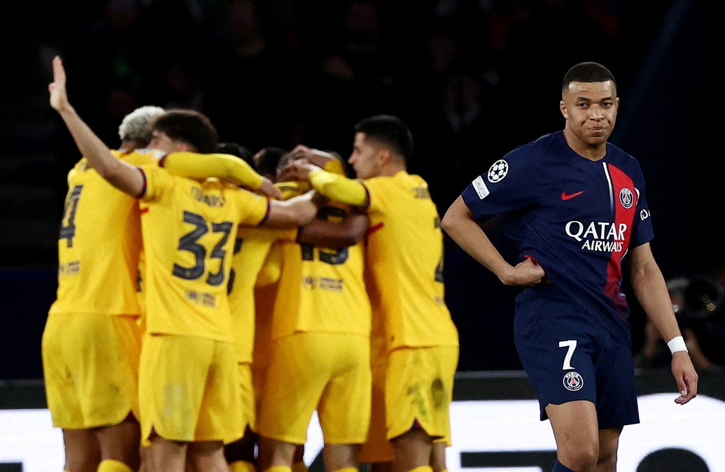 Kylian mbappe (paris st germain) apres le troisieme but d'andreas christensen (fc barcelone) en quart de finale de la ligue des champions